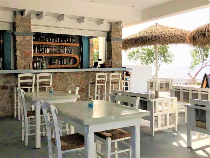 One And Only Beachfront Rooms Períssa Eksteriør bilde